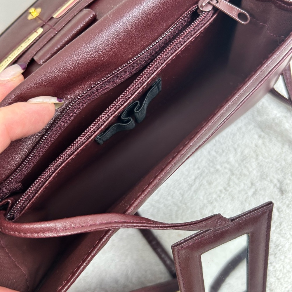 Vintage Buxton Crossbody Bag - Picture 14 of 16